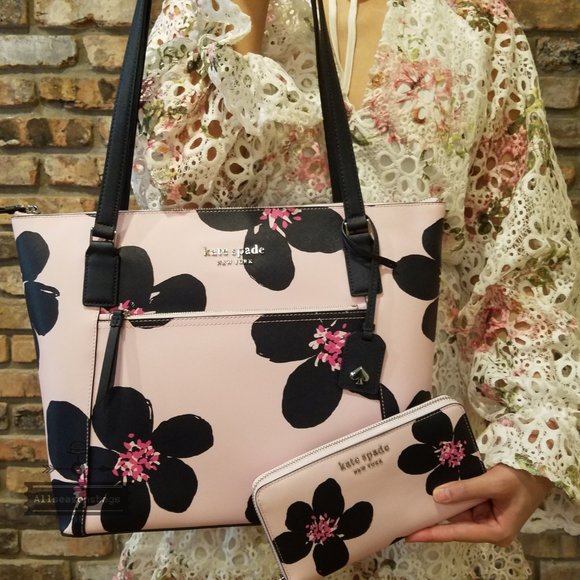 kate spade Handbags - Kate spade Cameron Pocket tote LARGE + wallet SET